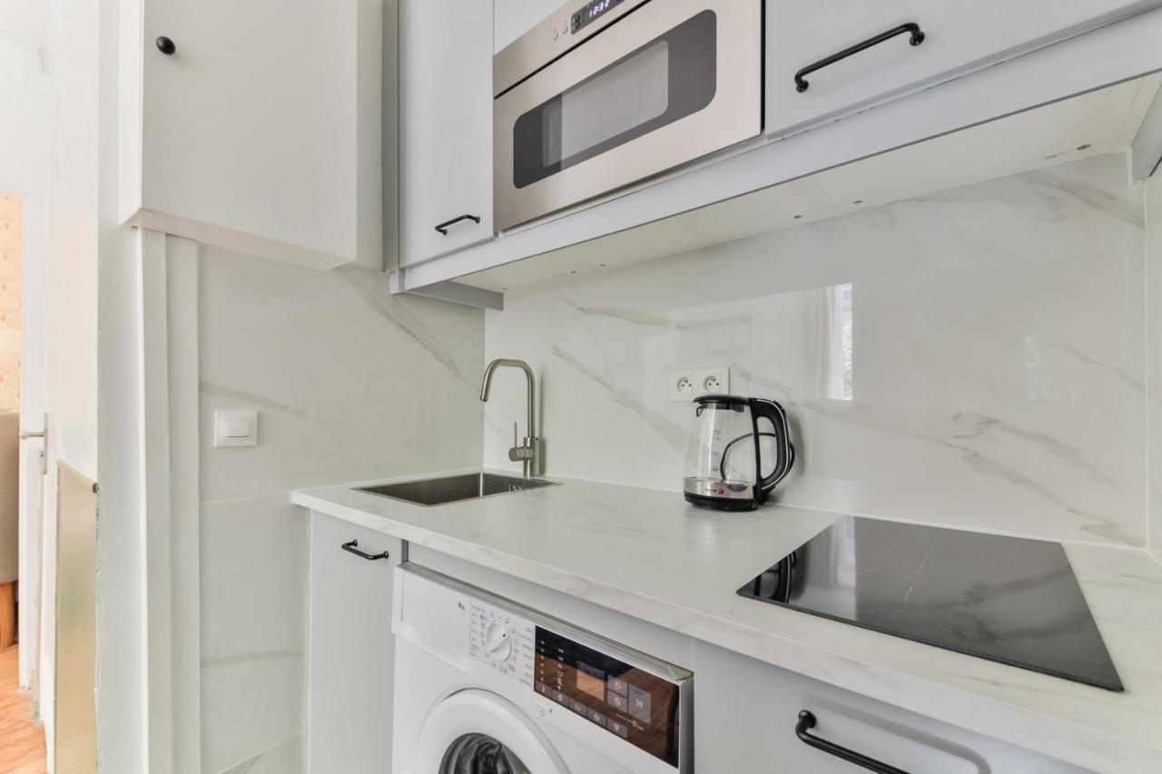 Independant Flat: Canal St Martin&Trains Stations! Париж Екстериор снимка